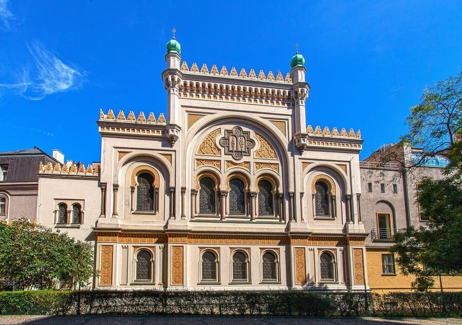 Go City Prague Pass - Top Attractions and Hop-On Hop-Off Bus - The hop-on hop-off bus and Vltava cruise