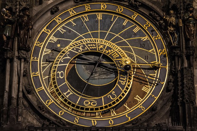Grand Tour of Prague "among history, legends and curiosities" (NO ENGLISH) - The Astronomical Clock and the Old Town