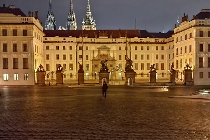 Guided Old Town & Jewish quarter Walking Tour Prague (Tip-based) - Klementinum and the architecture of Old Town