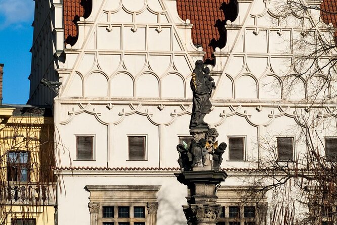 Hidden Beer Gems of Old Prague - The guides shape the whole evening