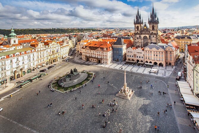 Hidden gems of Prague & City sightseeing - Walking tour - Charles Bridge and the Kafka sculptures