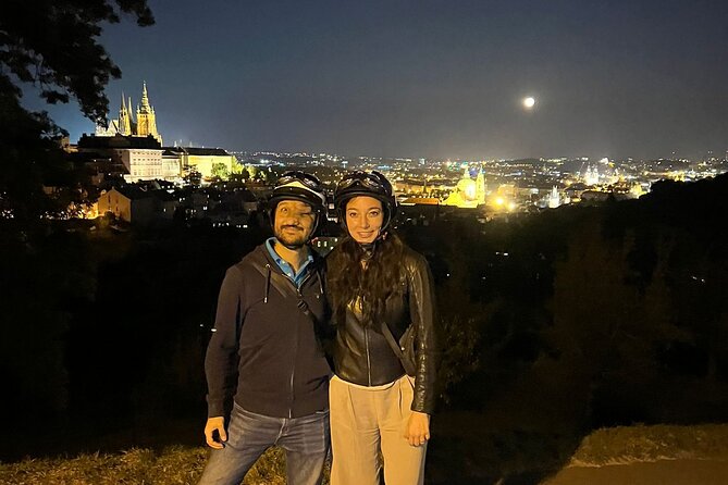 Hidden gems of Prague & City sightseeing - Walking tour - Group size, weather, and practical planning