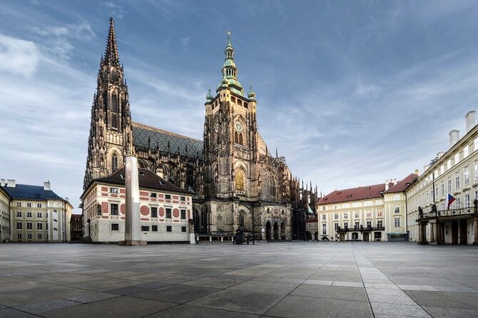 Historical Prague Guided E-Bike Tour - How the pacing and guiding work