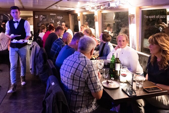 Jazz Boat: Popular LIVE JAZZ dinner cruise - Three jazz sets in a small room