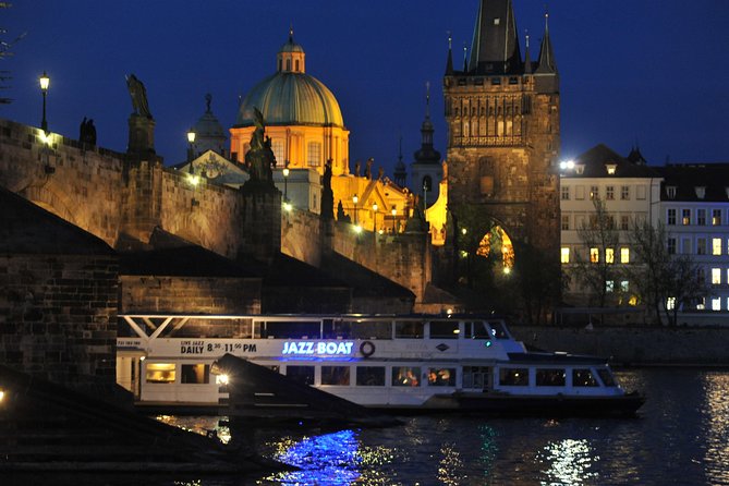 Jazz Boat: Popular LIVE JAZZ dinner cruise - Who will enjoy this Prague cruise most?