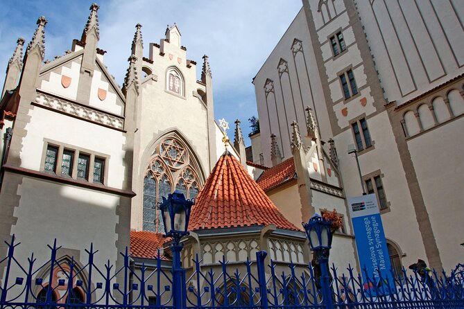 Jewish History and Old Town Walking Tour of Prague - Walking into Josefov and its difficult past