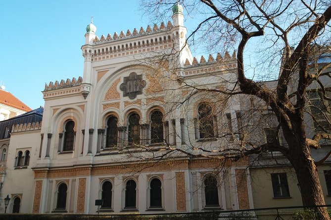 Jewish Prague Walking Tour - Synagogues that preserve different chapters