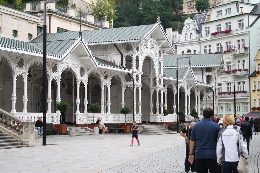 Karlovy Vary excursion - Three hours with the guide, then two hours on your own