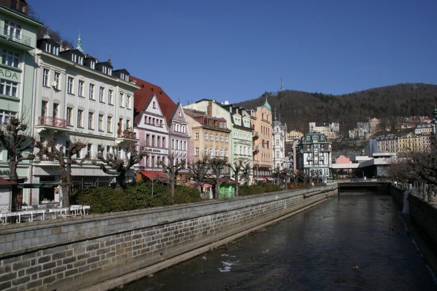 Karlovy Vary & Marianske Lazne Tour from Prague with Lunch - Lunch in the middle of a tightly planned day