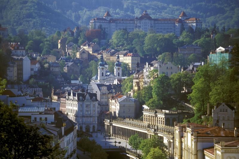 Karlovy Vary & Marianske Lazne Tour from Prague with Lunch - Marianske Lazne and the Cross Spring ritual