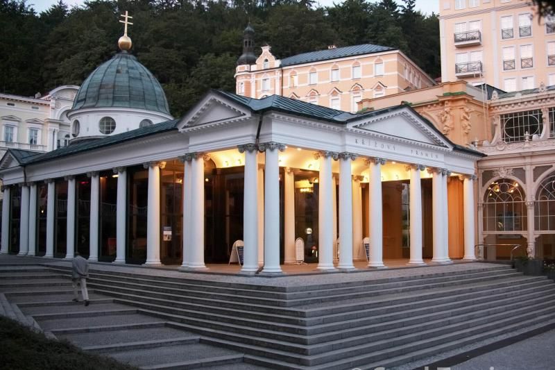 Karlovy Vary & Marianske Lazne Tour from Prague with Lunch - How the guide can shape the experience