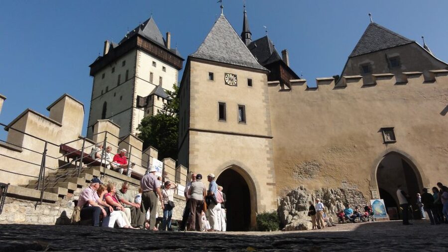 Karlstejn Castle & Crystal Manufactory - Private Tour - Why Karlstejn and crystal make a good Prague day trip
