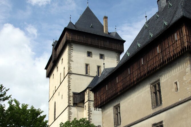 Karlstejn Castle in Vintage Convertible Car - Why a private tour can be worth the price