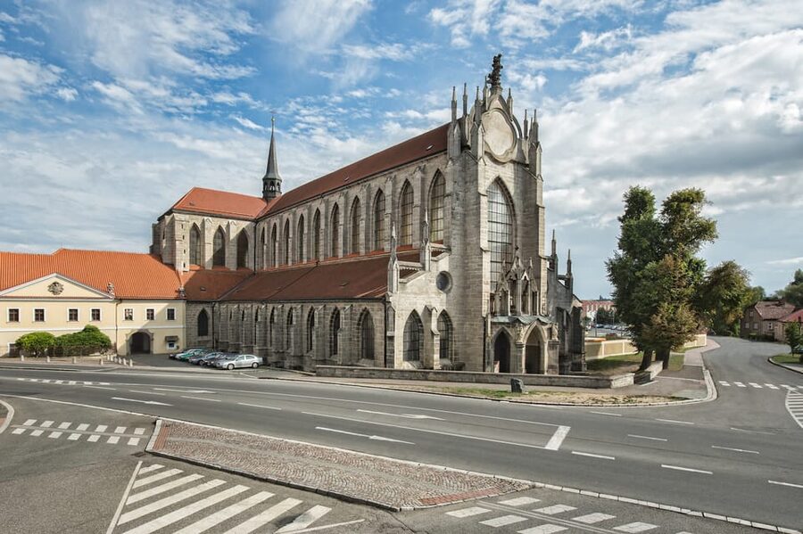 Kutná Hora: Sedlec Ossuary Skip-the-Line Ticket & Audioguide - What the skip-the-line ticket really saves
