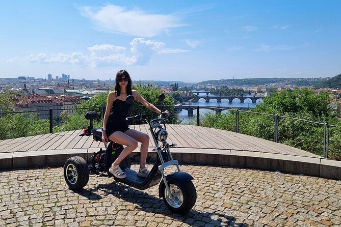Live-Guided ️Trike-Harley️ Viewpoints tour of Prague - Meeting at Malá Strana with coffee and practice