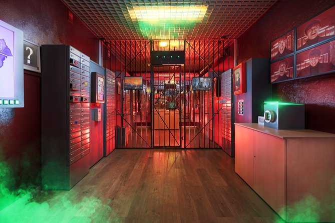Moriarty's Phantom Trap Escape Game in Prague - Practical planning for your hour
