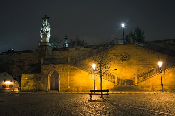 Mystery Tour at Charles Bridge and Prague Castle: Alchemy & Magic - Alchemy, magic, and the right kind of mystery