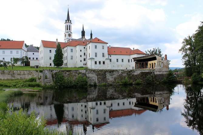 One day trips in the surroundings of Cesky Krumlov - Rožmberk and the Vltava river setting