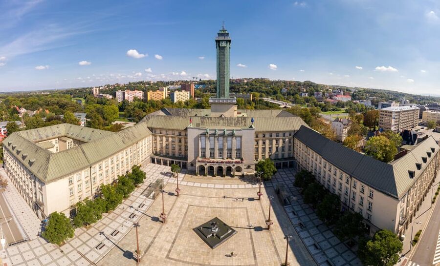 Ostrava: Entrance to the viewing tower of the new town hall - The short guide lecture adds context