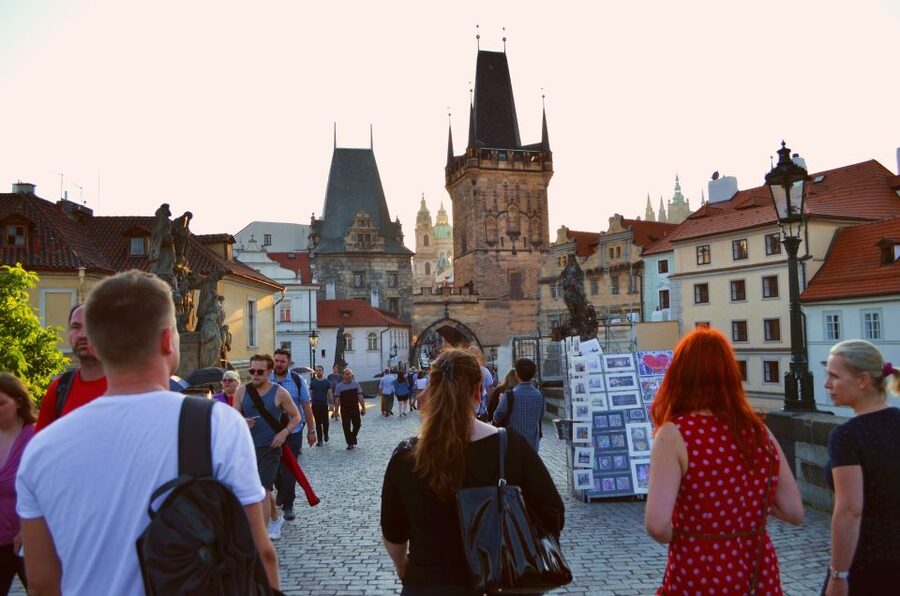 Panoramic Views of Prague Evening Walking Tour - Guides, languages, and the pace of the evening