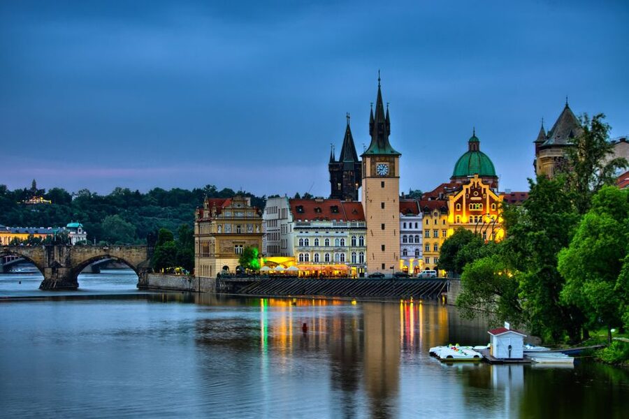 Panoramic Views of Prague Evening Walking Tour - Who will enjoy this Prague night walk