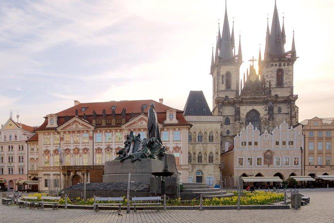 Pedestrian tour of Prague in Spanish - Why this Prague walk works well as a first visit