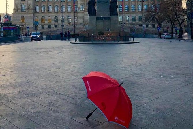 Pedestrian tour of Prague in Spanish - Old Town Square’s mix of styles