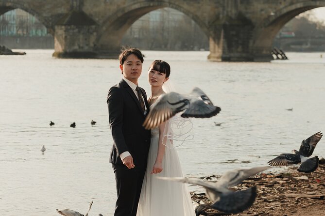 Photographer in Prague, private photoshoot - Kampa Park and the Čertovka canal