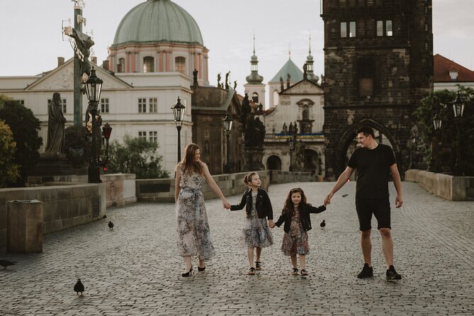 Photographer in Prague, private photoshoot - Rudolfinum and the grand architectural frame