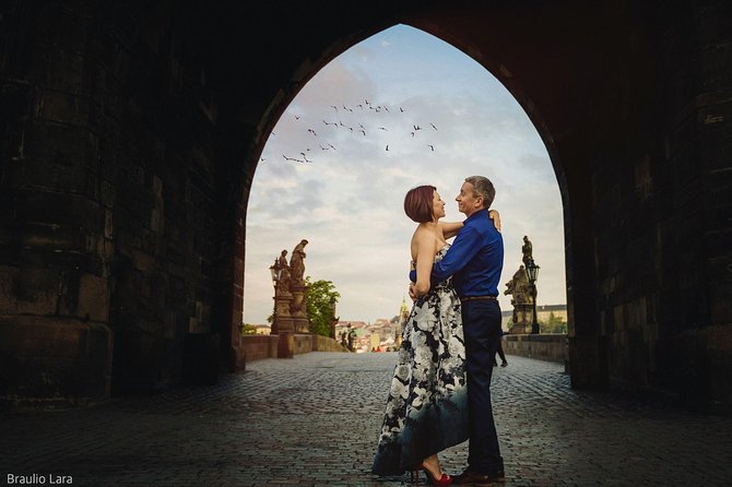 photoshoot in prague - Posing help is the real service