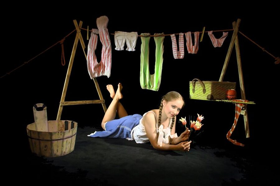 Prague: 1.5-Hour Black Light Theater Srnec Performance - FAQ