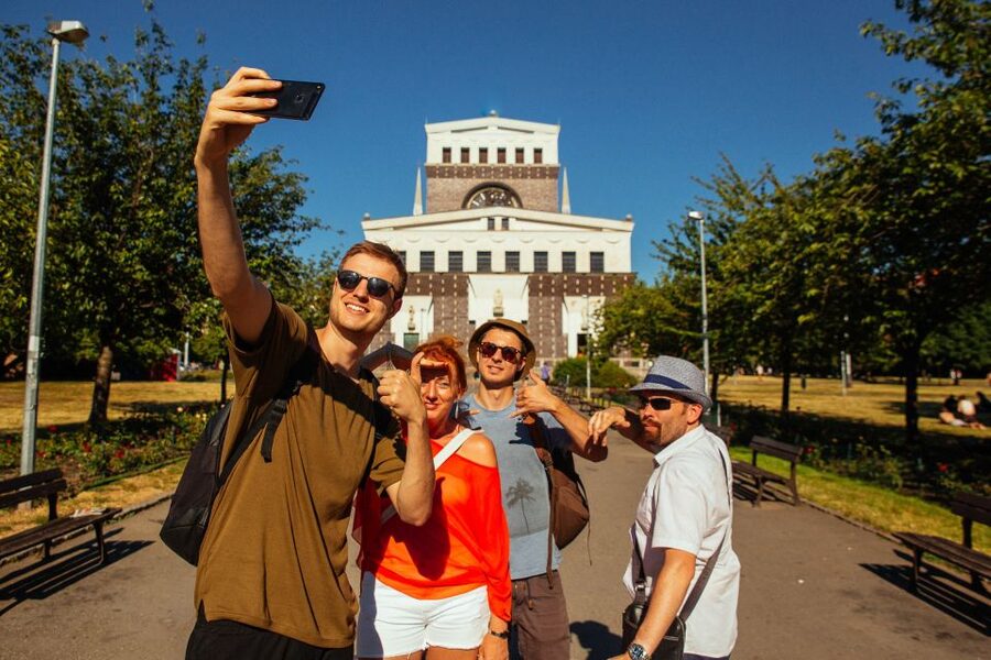 Prague: 1.5-Hour Private Kick-Start Tour with a Local - What the guide style may be like