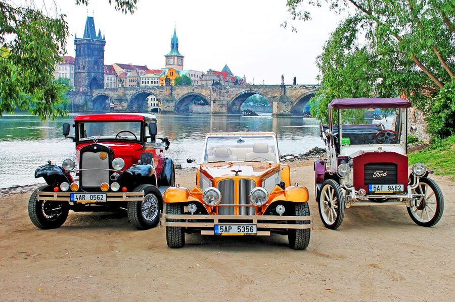 Prague: 1.5–Hour Vintage Car Tour - Is $253 a fair price for 90 minutes?