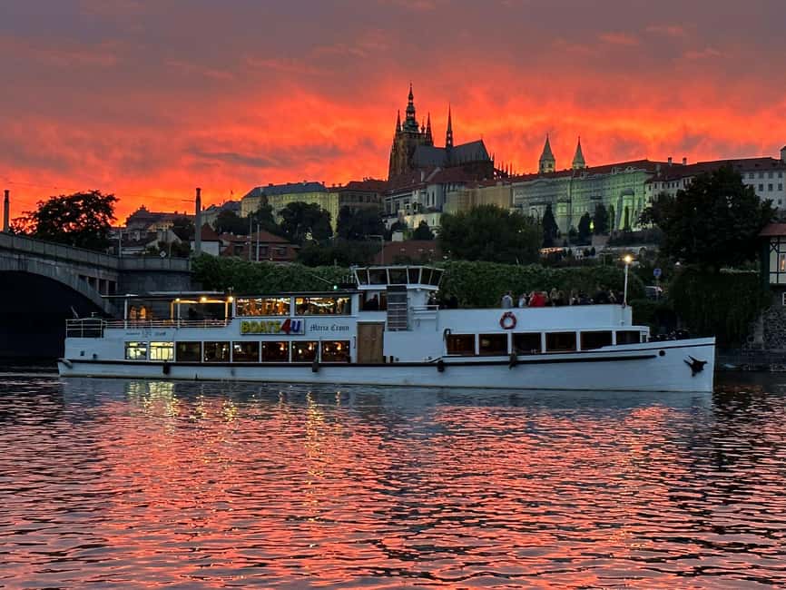 Prague: 1-hour Cruise with Audio Guide - A short cruise with a useful change of viewpoint