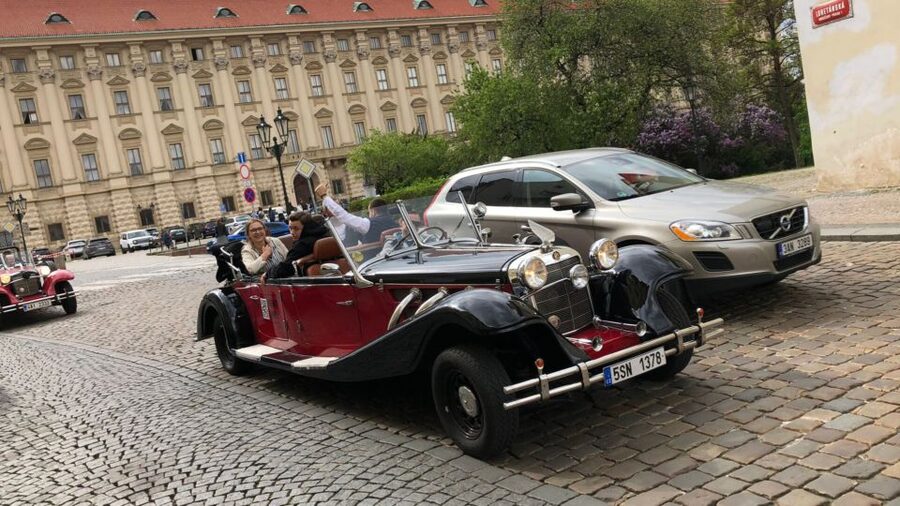 Prague: 1-Hour Private Tour in Vintage Car - Josefov and the city’s Jewish landmarks