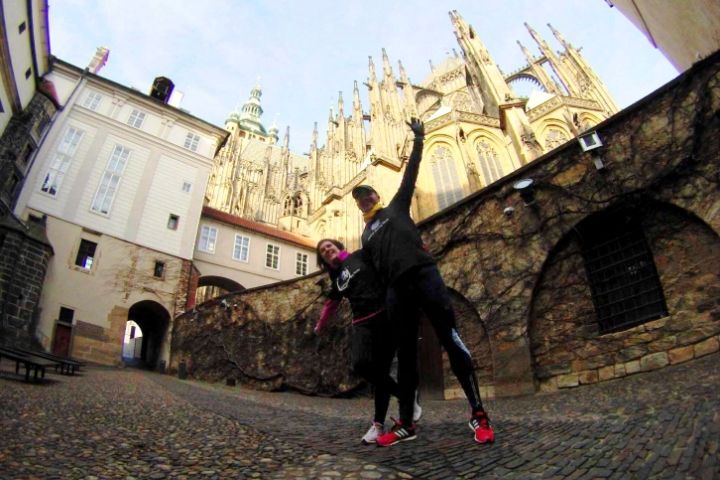 Prague 1-Hour Sight Running Tour - Lesser Town lanes and views toward St. Vitus