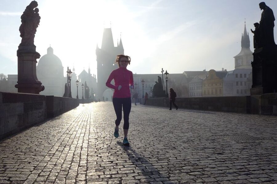 Prague 1-Hour Sight Running Tour - Booking, cancellation, and a smart starting time