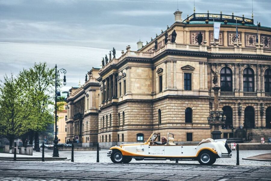 Prague: 1-Hour Vintage Car Tour - Key points at a glance