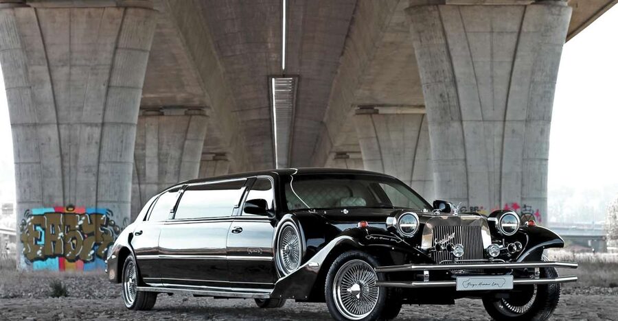 Prague: 1-Hour Vintage Limousine Rental - Pickup in Central Prague and the First Minutes