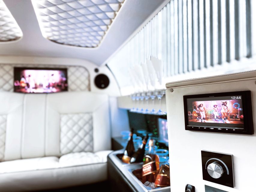 Prague: 1-Hour Vintage Limousine Rental - Why the One-Hour Length Works