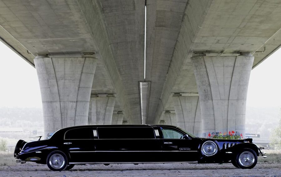 Prague: 1-Hour Vintage Limousine Rental - Should You Book This Prague Limousine Ride?