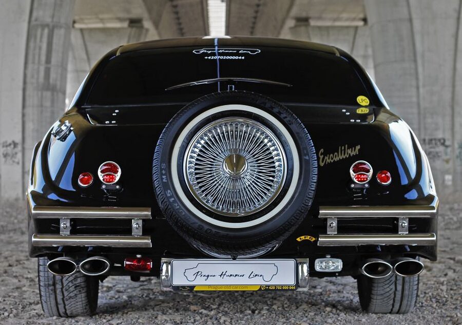 Prague: 1-Hour Vintage Limousine Rental - What the Limousine Interior Adds