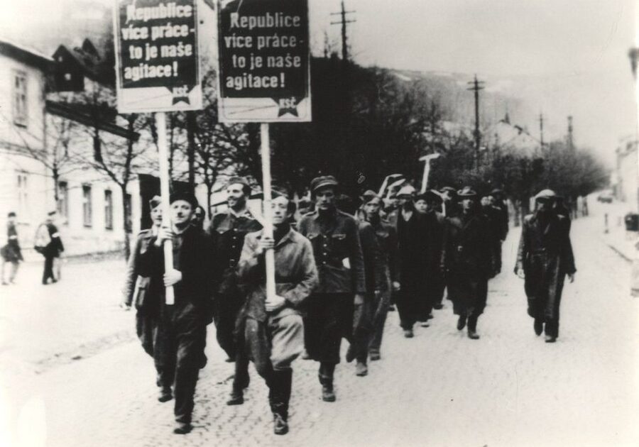 Prague: 2-Hour Back to Communism Walking Tour - Key points at a glance