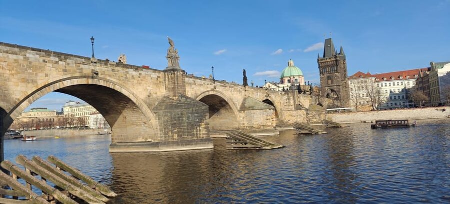 Prague: 2-Hour Historic Boat Cruise with Delicious Lunch - Key points to know before booking