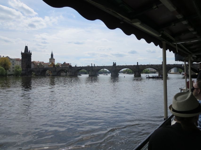 Prague: 2-Hour Lunch Cruise on the Vltava River - The Rudolfinum and Prague’s riverfront architecture