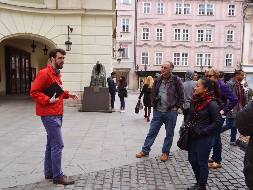 Prague: 2-Hour Old Town and Jewish Ghetto Walking Tour - A smart first look at Prague’s Old Town