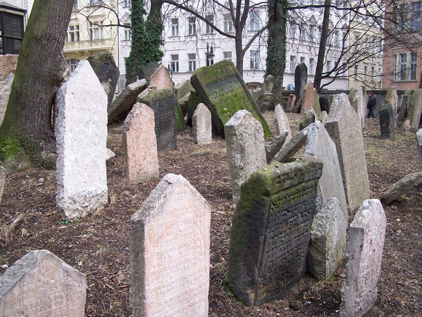 Prague: 2-Hour Old Town and Jewish Ghetto Walking Tour - Charles University and the city’s role in education