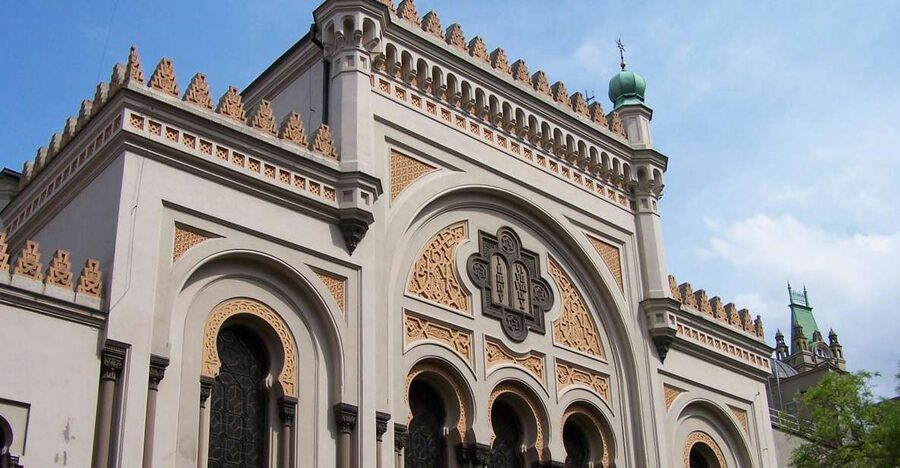 Prague: 2-Hour Old Town and Jewish Ghetto Walking Tour - Estates Theatre and the Black Madonna