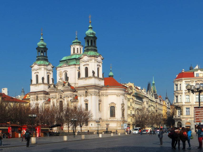 Prague: 2-Hour Old Town and Jewish Ghetto Walking Tour - Into Josefov, Prague’s former Jewish Ghetto