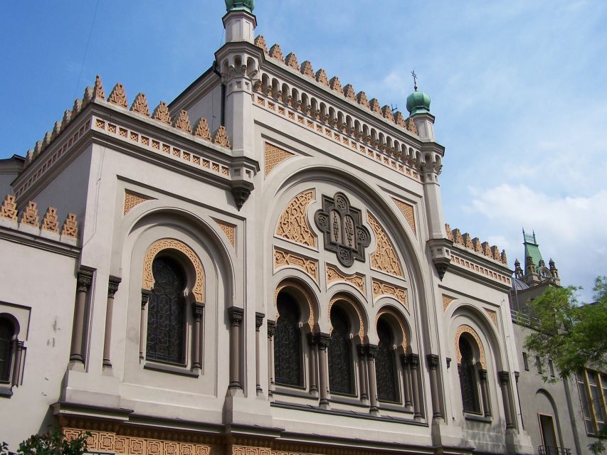 Prague: 2-Hour Old Town and Jewish Ghetto Walking Tour - Tyn Cathedral, the Stone Bell House, and Jan Hus